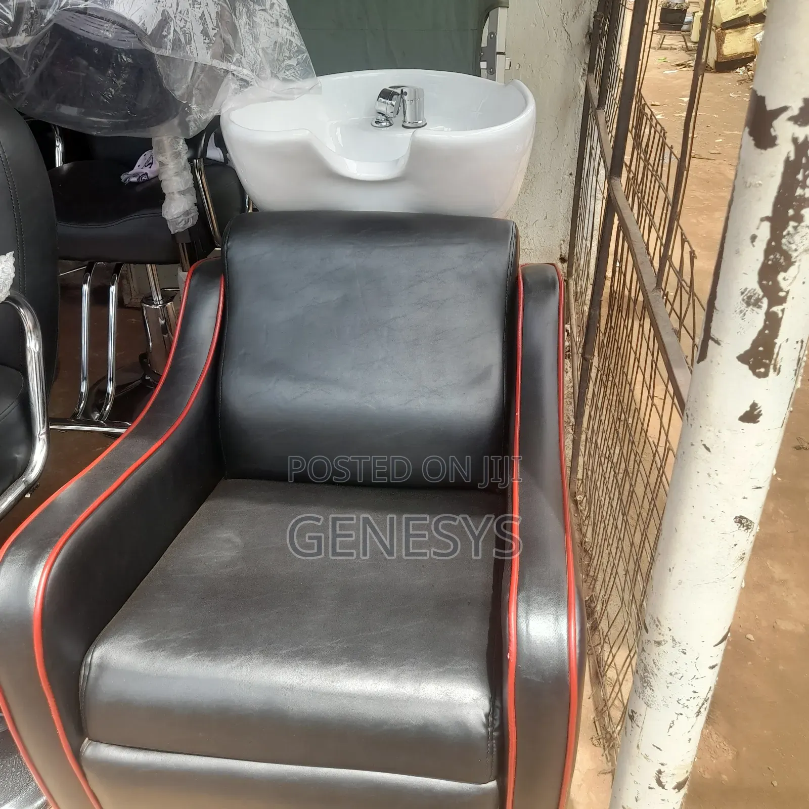Saloon Sink Chair