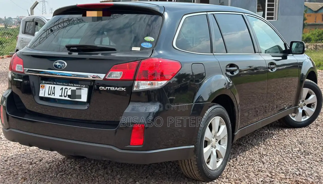 Subaru Outback 2.5i 2011 Black