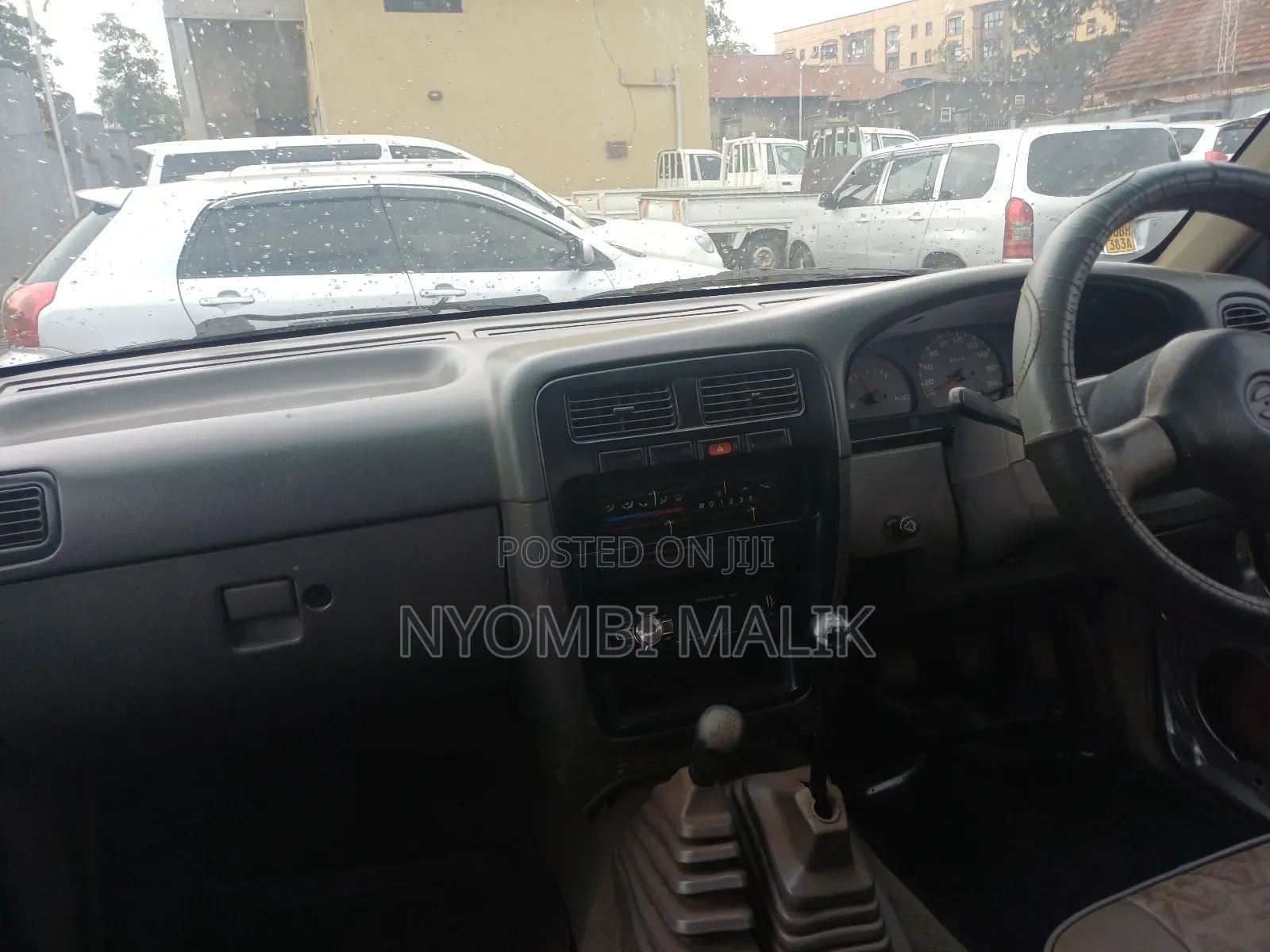 Nissan Navara 2000 Gray