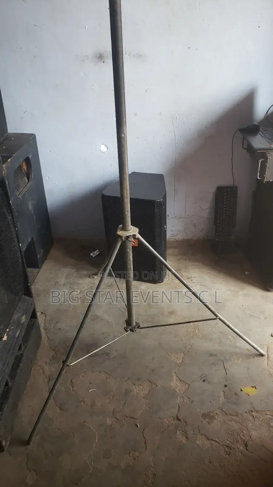 Stand for Tops 15 and 12