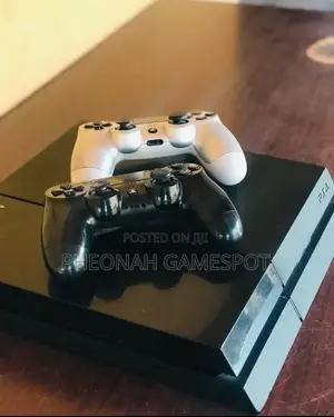 Ps4 Standard Console + 12 Free Games + 2 Free Controllers
