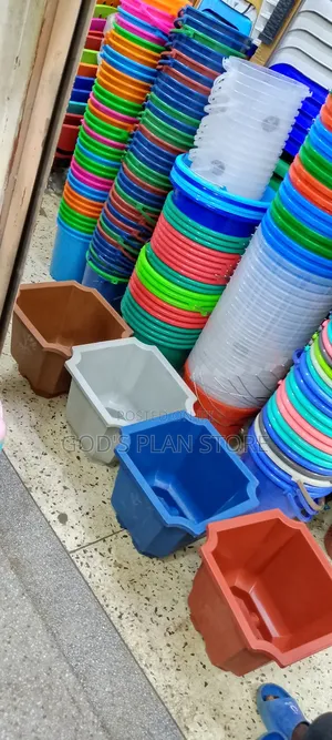 All Colors Plastic Flower Pots Flower Pots N