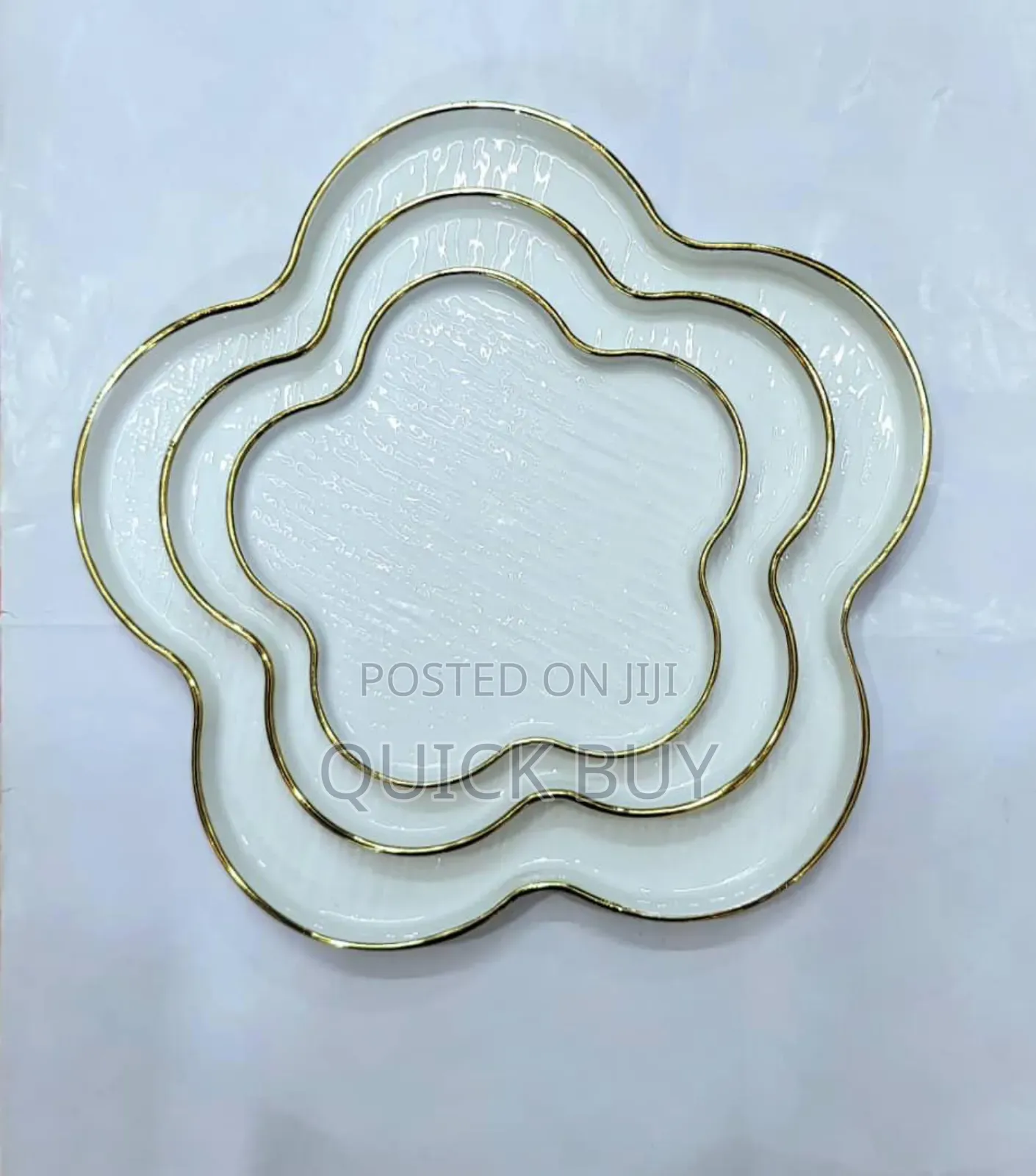 3pcs Ceramic Flower Inspired Plates With Gold Rims