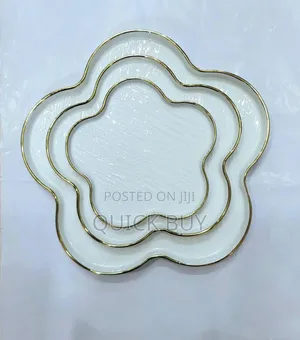 3pcs Ceramic Flower Inspired Plates With Gold Rims