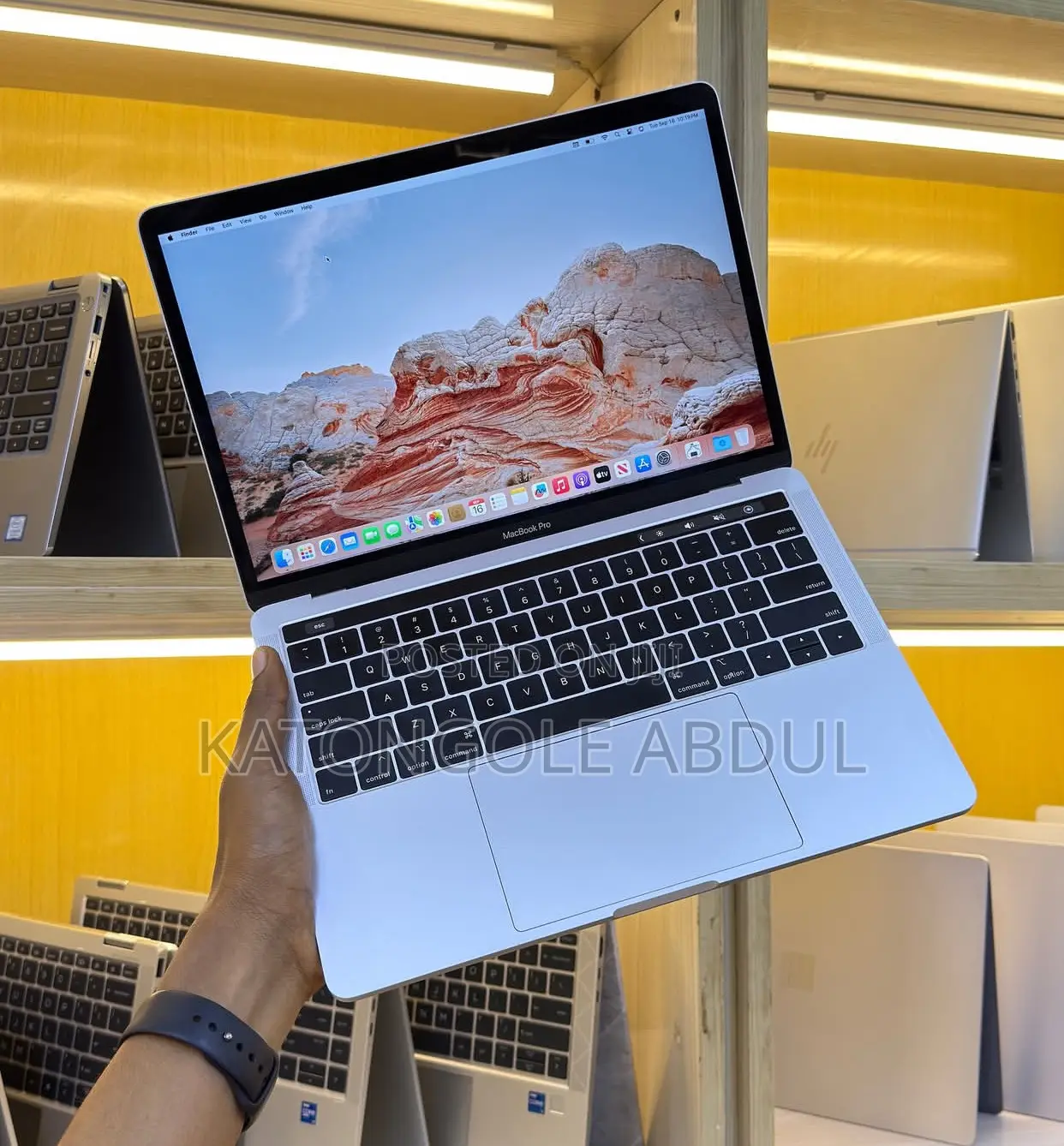 New Laptop Apple MacBook Pro 16GB Intel Core I5 SSD 512GB