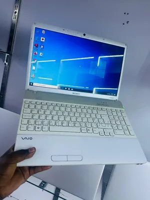 Laptop Sony VAIO VPC-EB42EG 4GB Intel Core I3 HDD 500GB