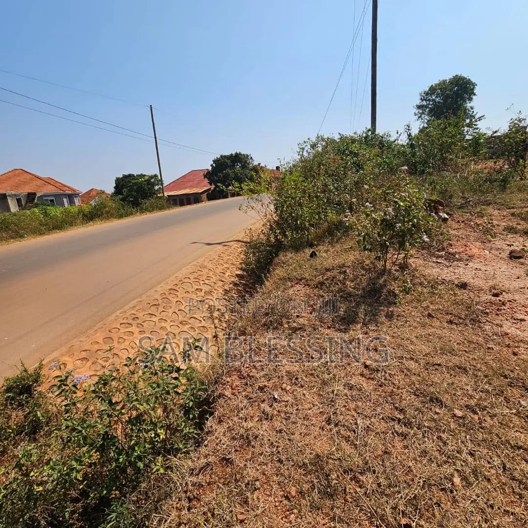 Commercial Plot for Sale on Entebbe Road Bwelenga