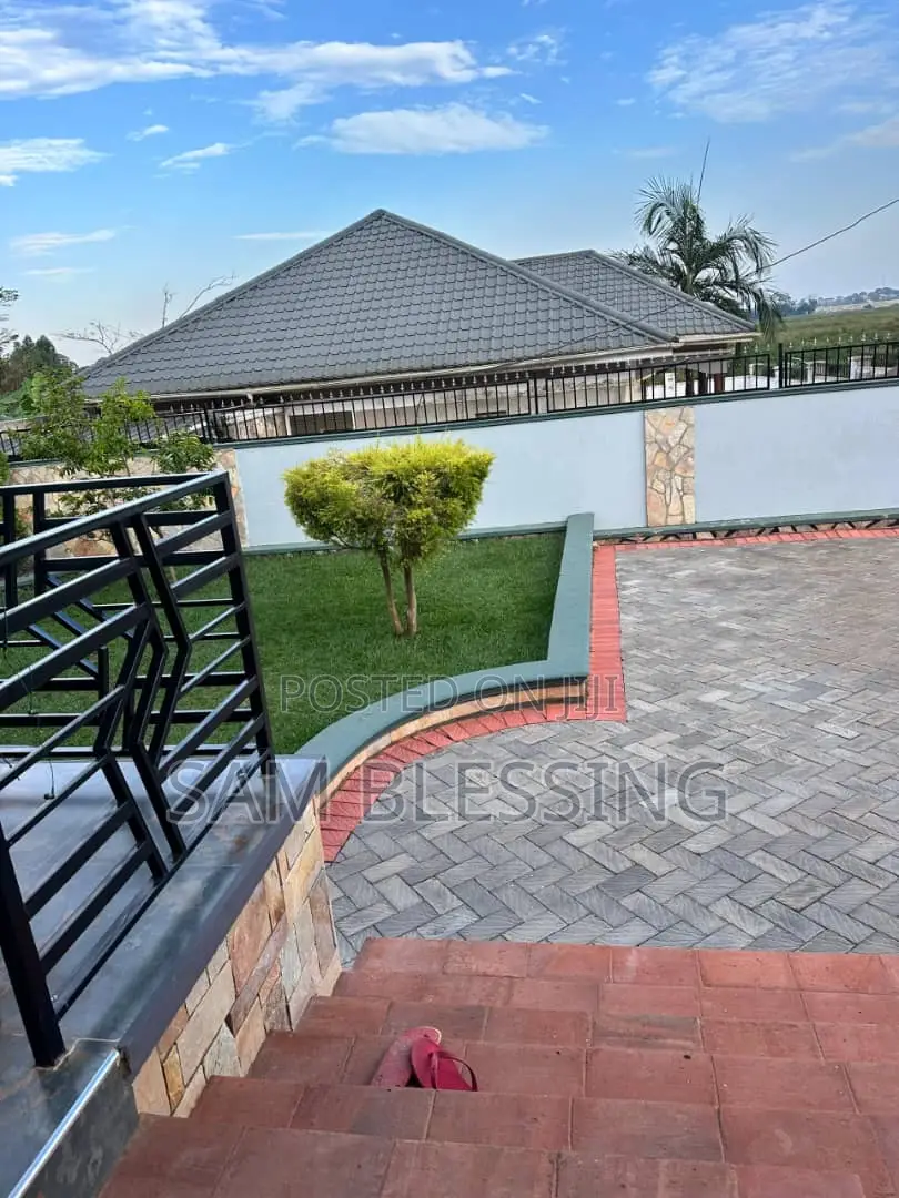 3bdrm House in Namulanda, Central Division for sale