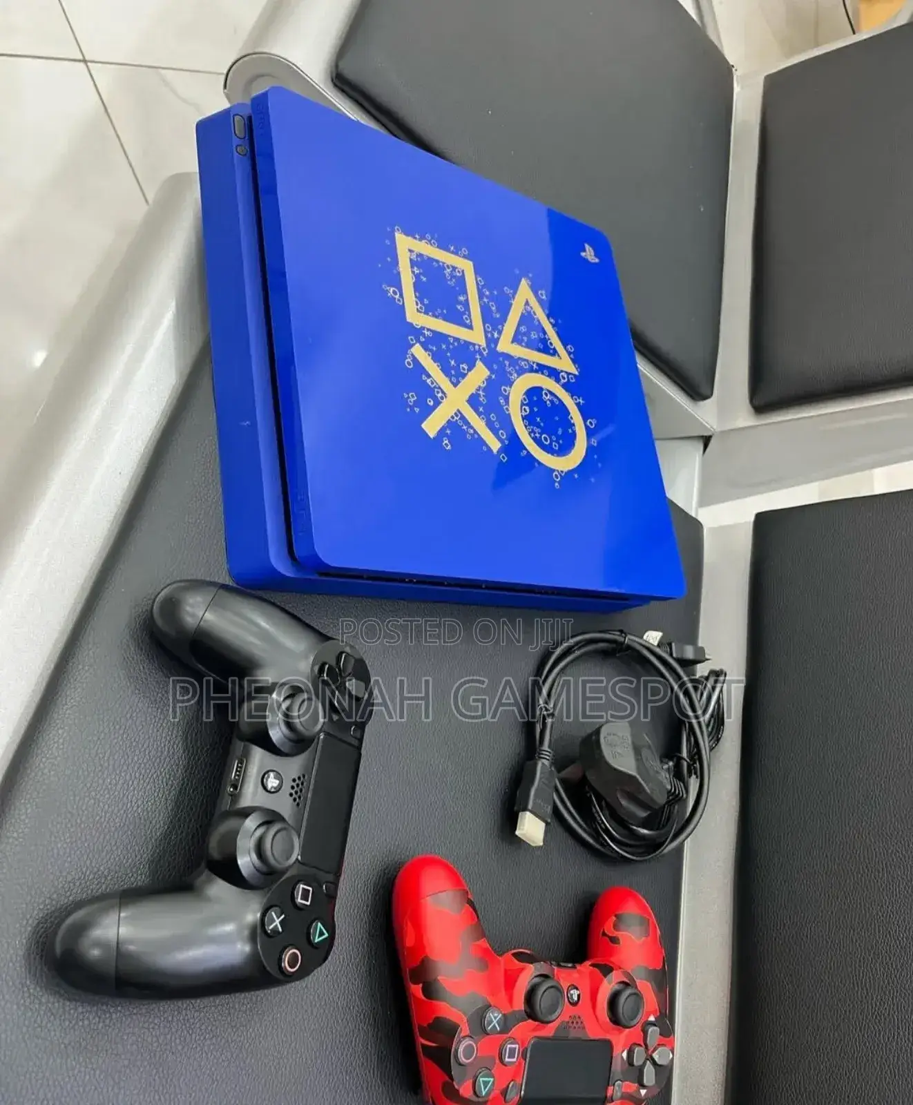 Chipped Ps4 Slim Bundle: 10 Games 2 Controllers Included.