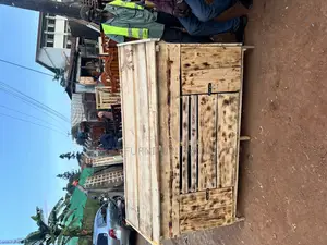 Pallet Double Dog Kennel