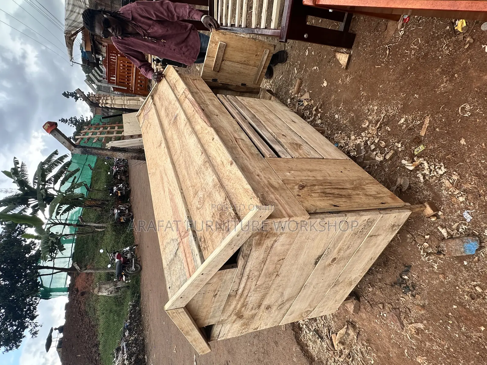 Pallet Double Dog Kennel