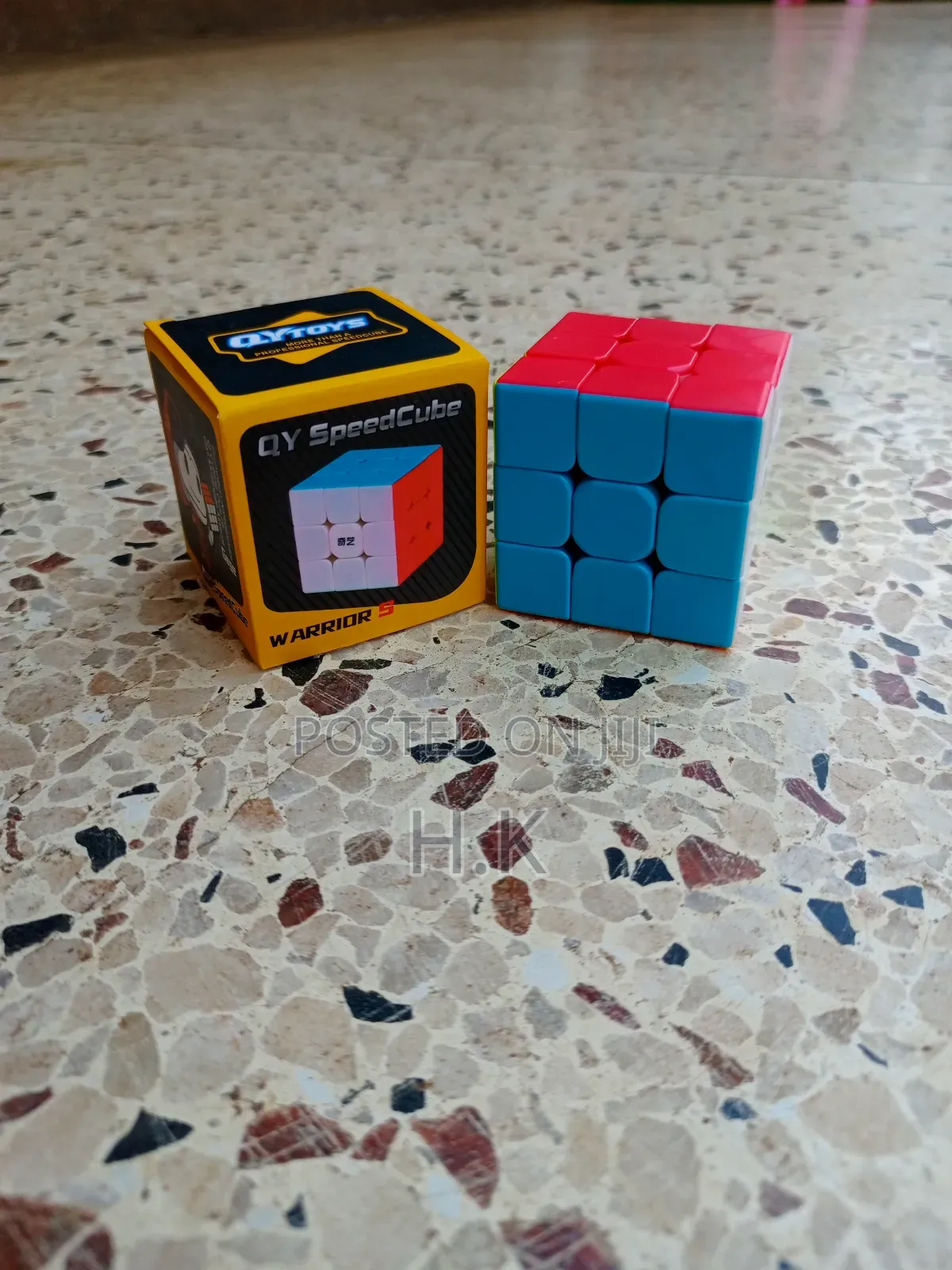 Qiyi Warrior S 3x3 Speed Cube.