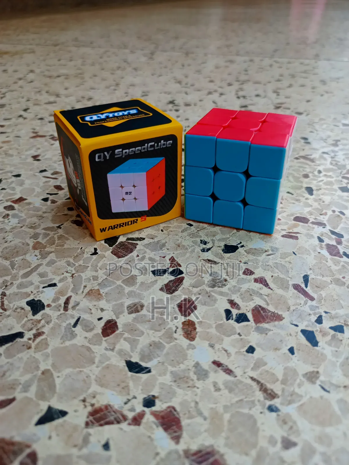 Qiyi Warrior S 3x3 Speed Cube.
