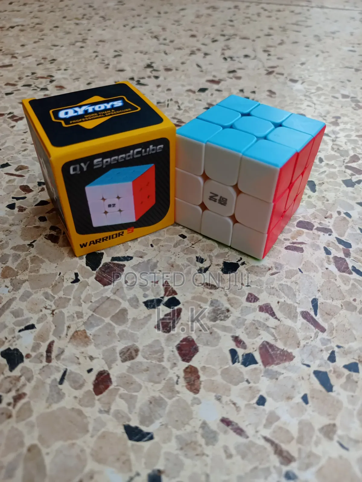Qiyi Warrior S 3x3 Speed Cube.