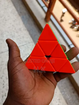 Pyraminx Magic Cube