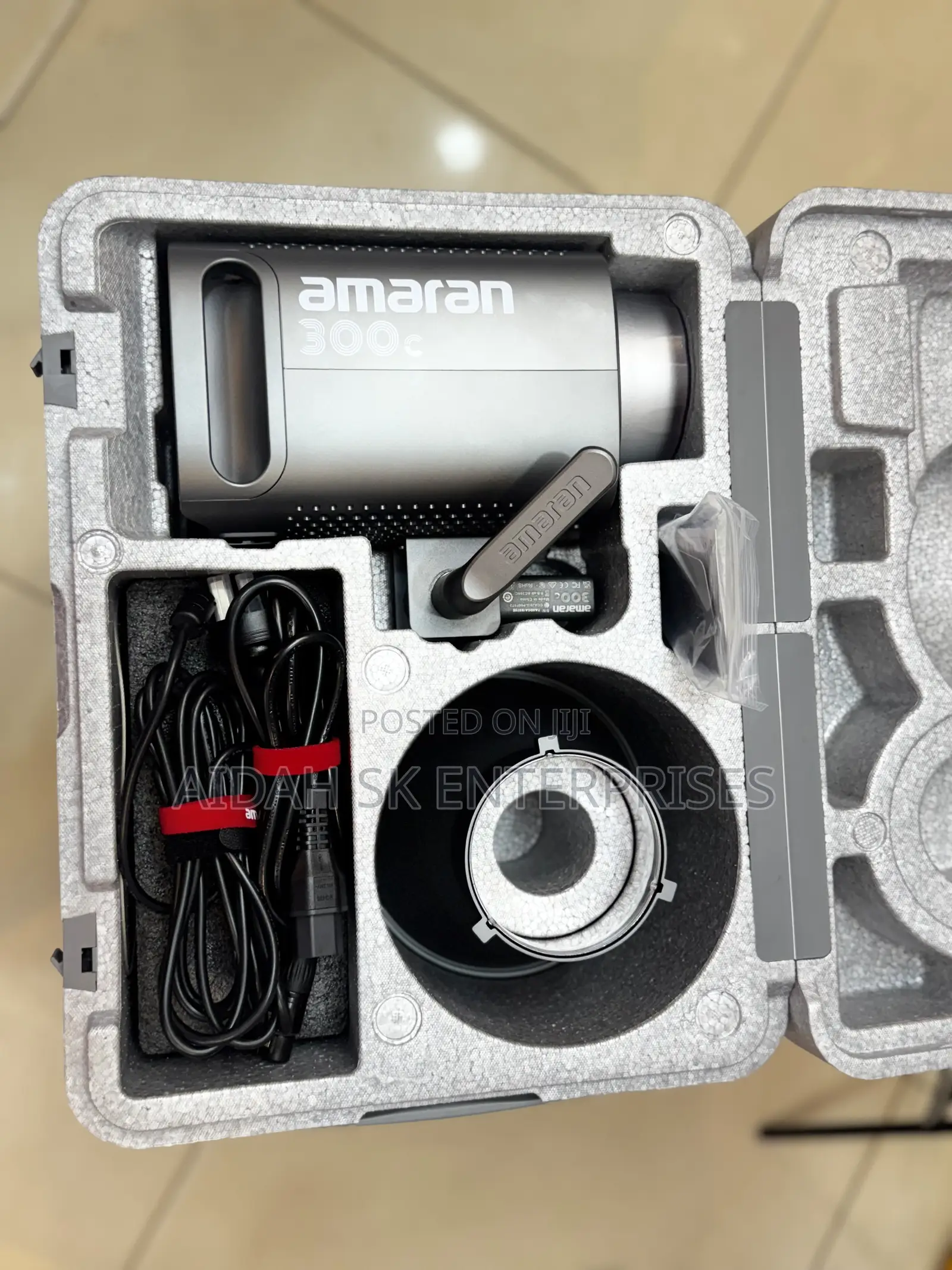 Aputure Amaran 300c RGBWW 300w Cob Video Light