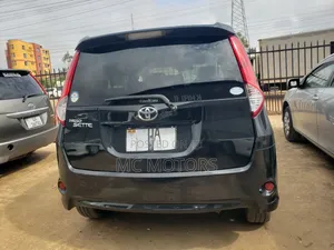 Toyota Passo Sette 1.5 AWD 2011 Black