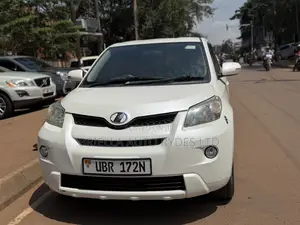 Toyota IST 2010 White