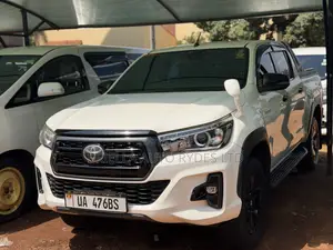 Toyota Hilux 2020 White