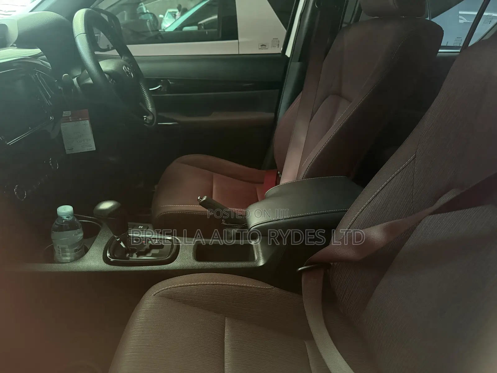 Toyota Hilux 2020 White