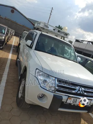 Mitsubishi Pajero 2011 White