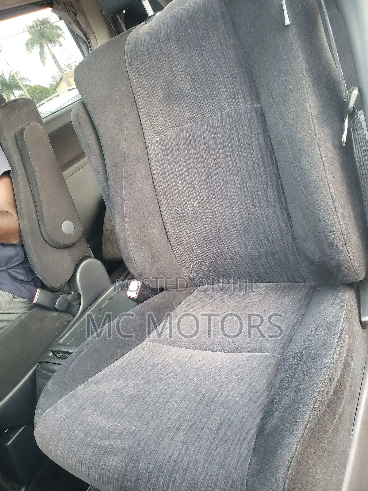 Toyota Alphard 2.4 Petrol AWD 2012 White