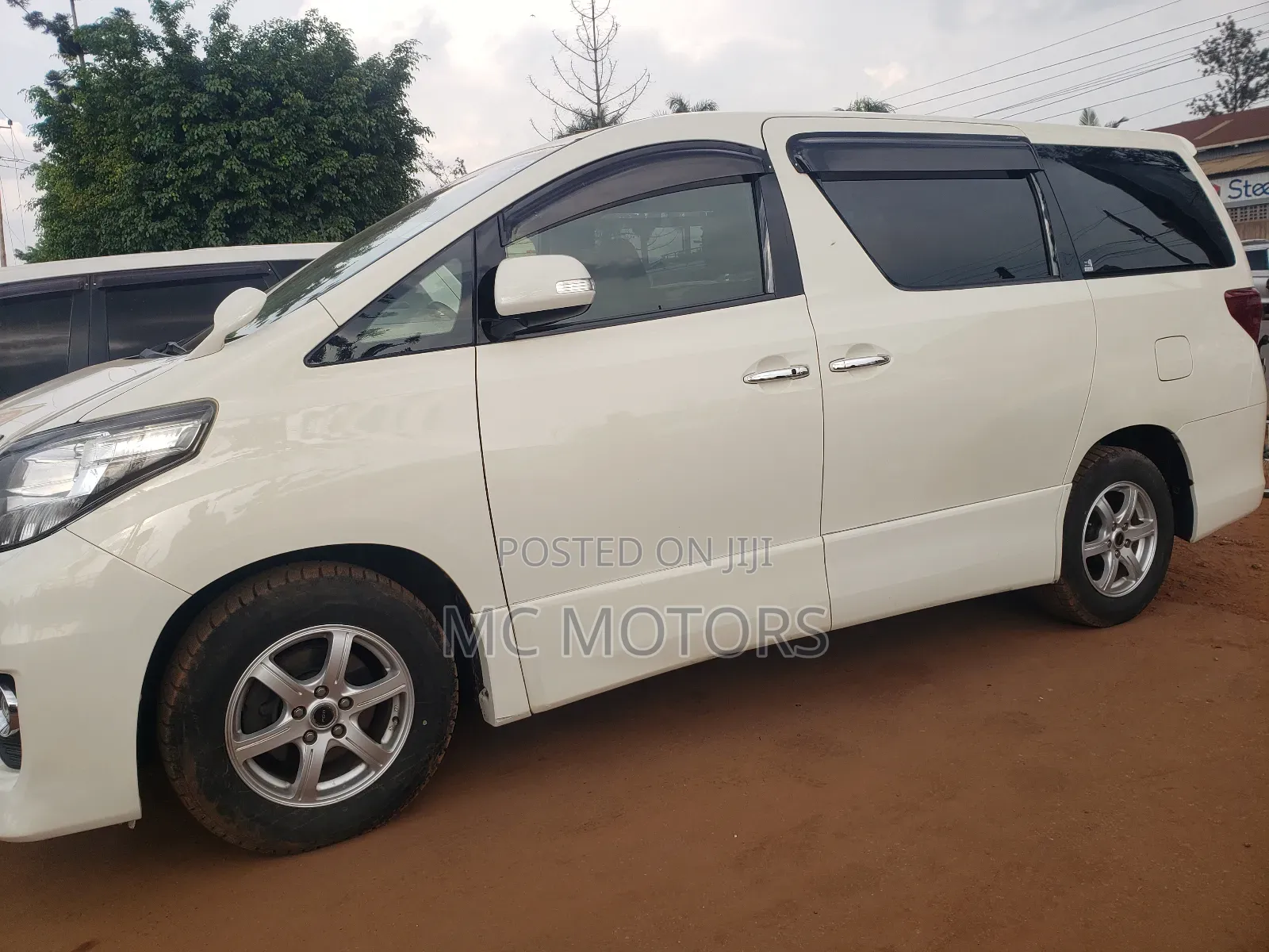 Toyota Alphard 2.4 Petrol AWD 2012 White