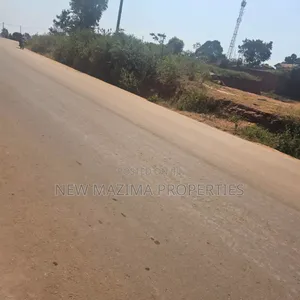Commercial Plot Quicksale on Main of Kawuku Bwerenga Tarmac With Title