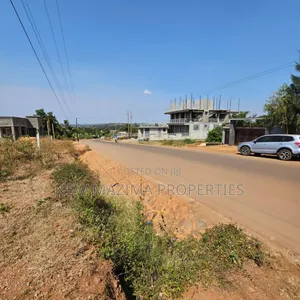 Commercial Plot Quicksale on Main of Kawuku Bwerenga Tarmac With Title