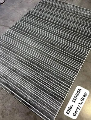 Fancy Center Carpets Used in Both Homes and Hotels Available