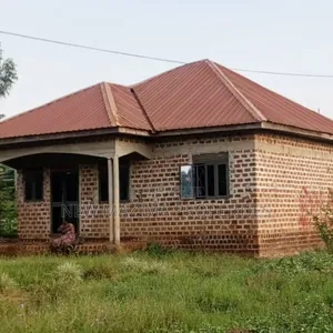 3bdrm Bungalow In Kasangati Kiti, Central Division For Sale