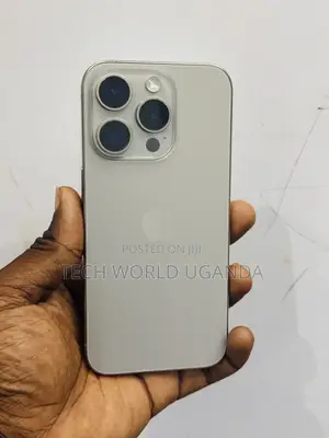 Apple iPhone 15 Pro 128 GB Silver
