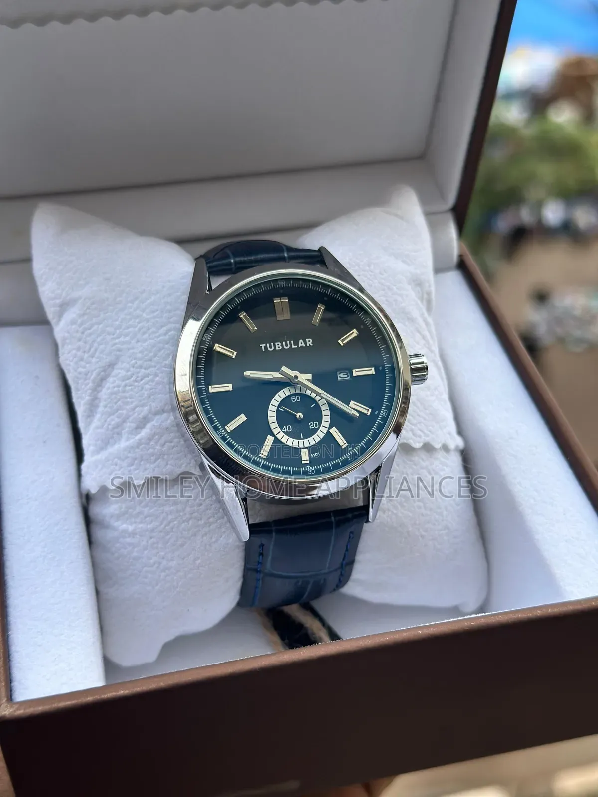 Tubular Leather Strapped Men's Original Wrist Time Piece at Discount