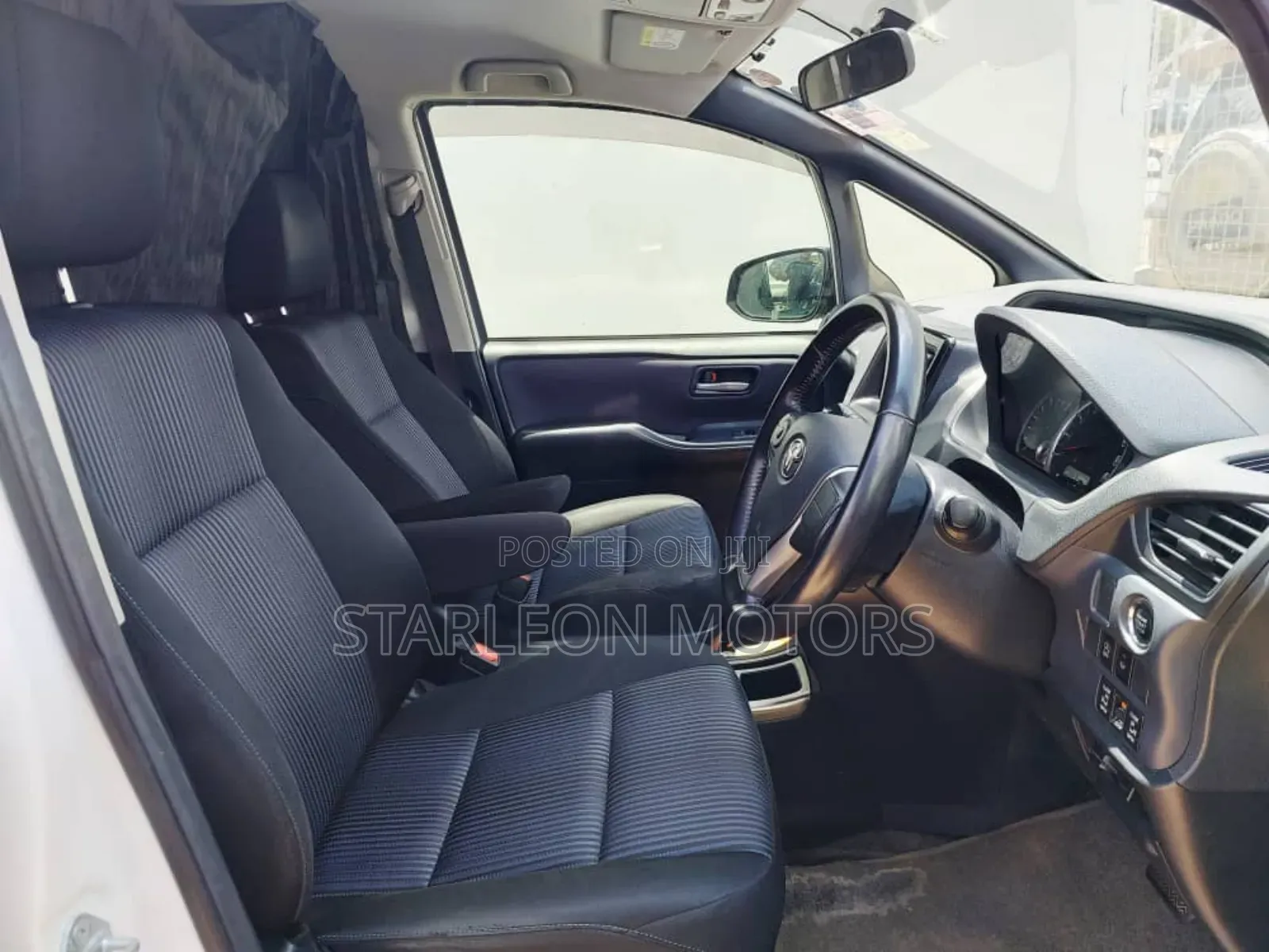 Toyota Noah 2014 White