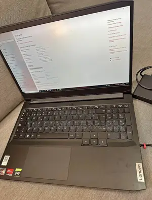 Laptop Lenovo V110 8GB AMD Ryzen 5 SSD 256GB