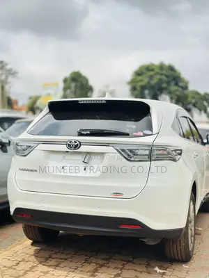 Toyota Harrier 2.0 2016