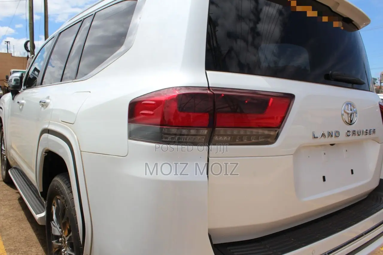 Toyota Land Cruiser 3.5 Petrol 4WD 2022 White