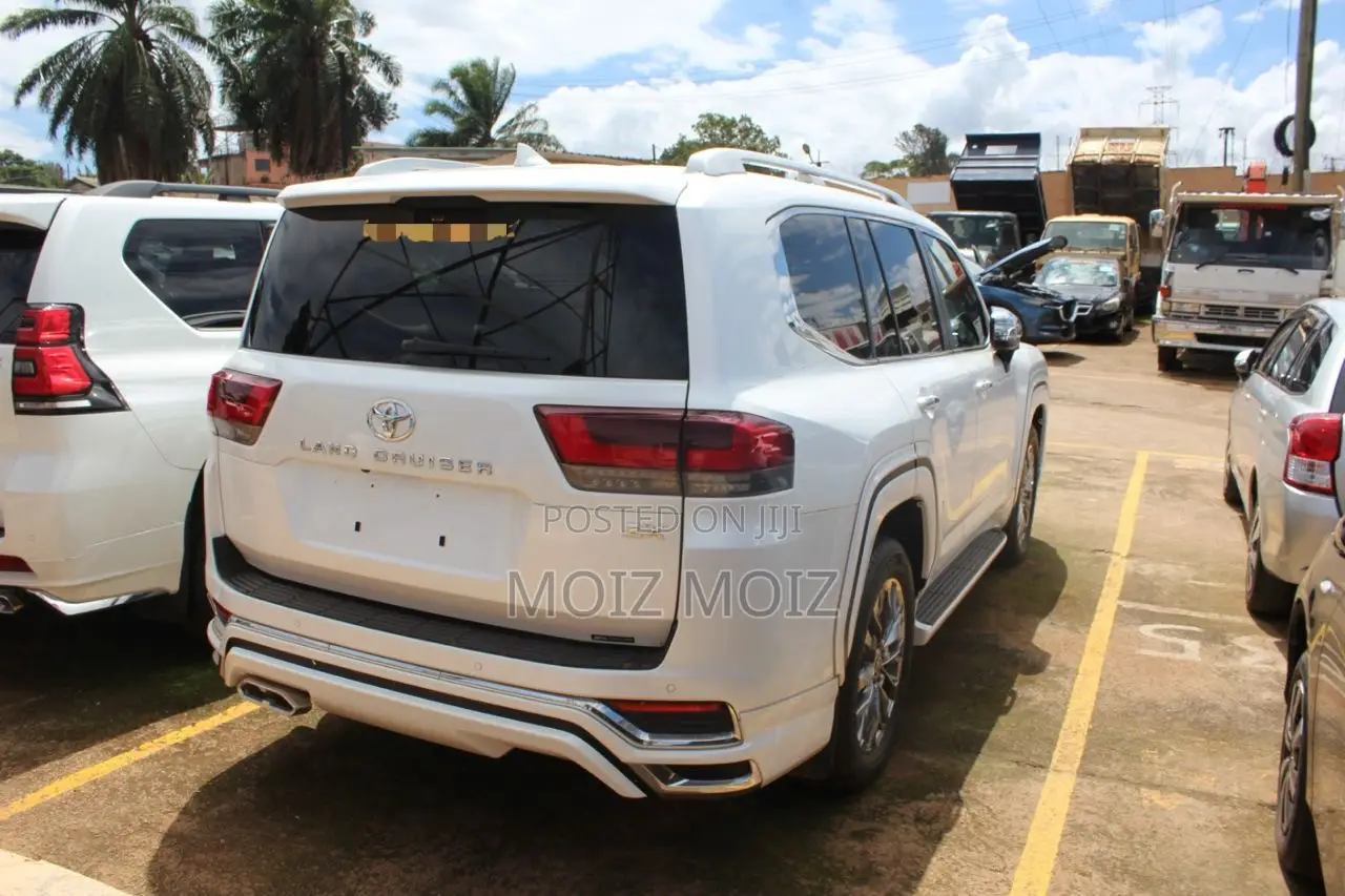 Toyota Land Cruiser 3.5 Petrol 4WD 2022 White