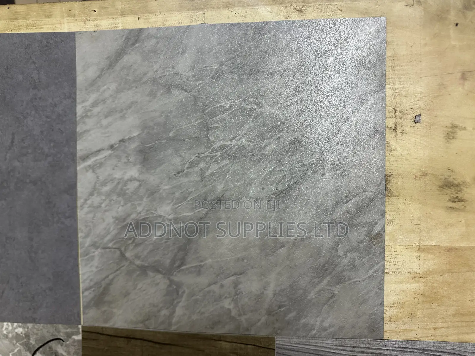 PVC Self-Adhesive Floor Tiles | 45cm X 45cm