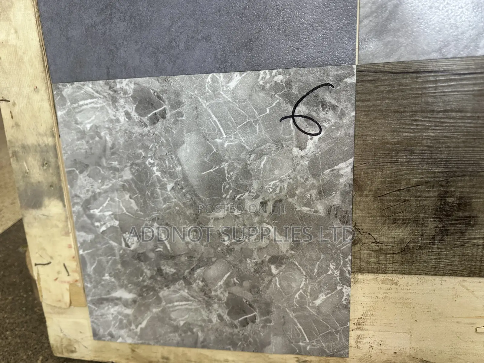 PVC Self-Adhesive Floor Tiles | 45cm X 45cm