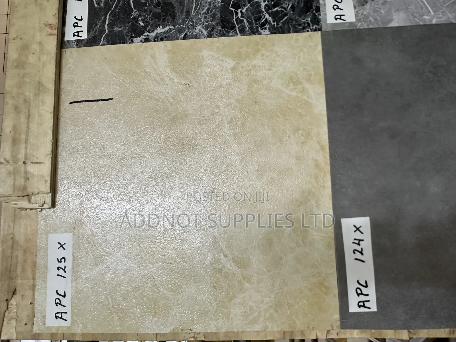 PVC Self-Adhesive Floor Tiles | 45cm X 45cm