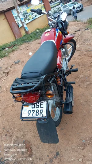 Bajaj Boxer 125 2024 Red