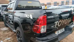 Toyota Land Cruiser Prado 2018 Black
