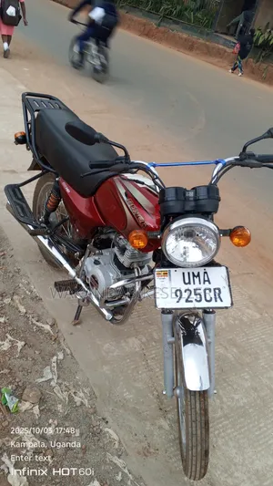 Bajaj Boxer 100 2025 Red