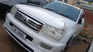 Toyota Land Cruiser Prado 2006 White