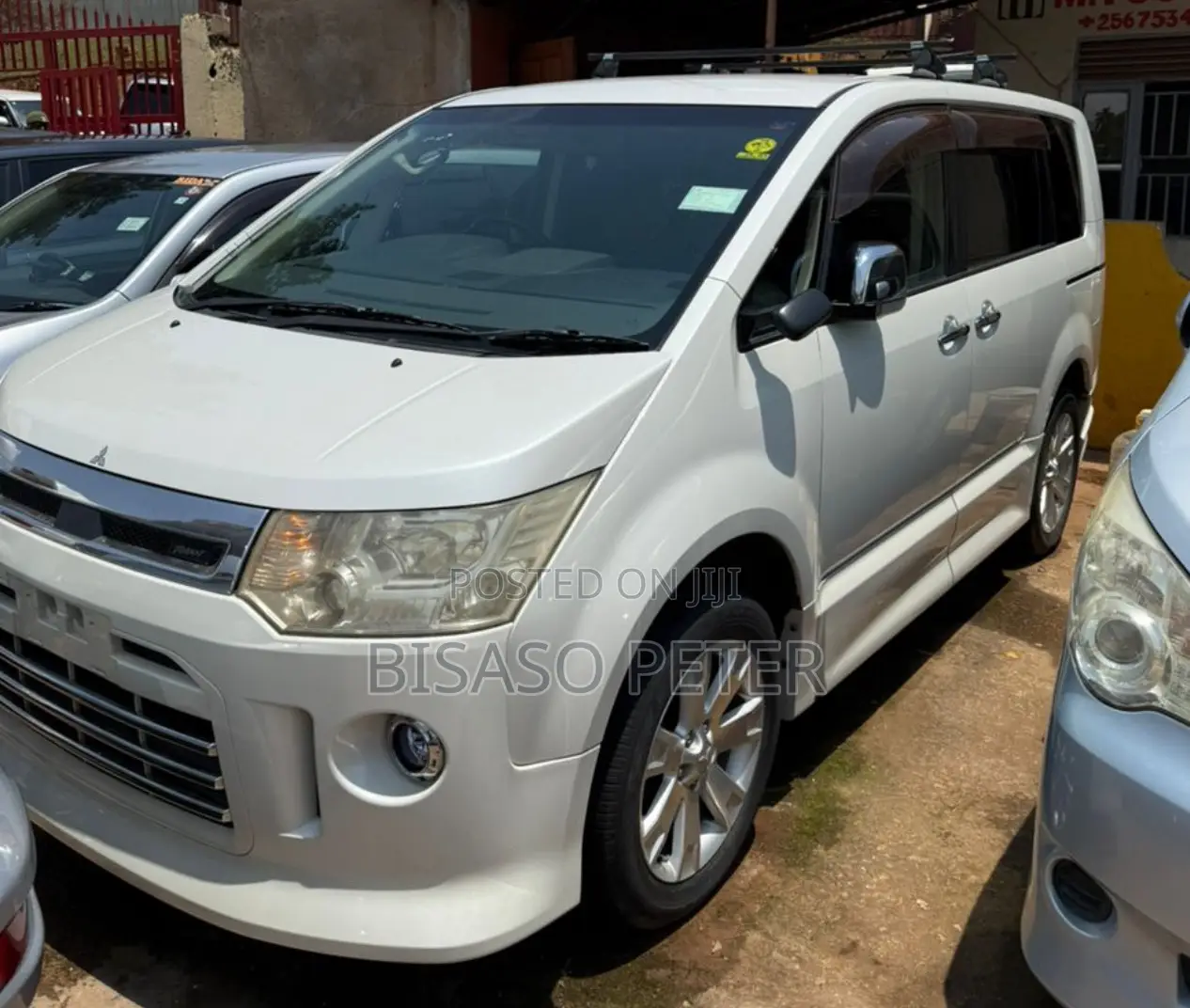 Mitsubishi Delica 2012 White