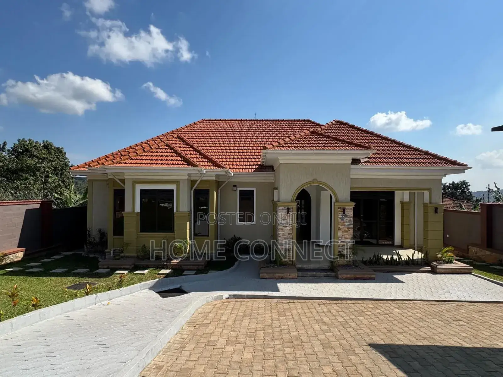 4bdrm Bungalow in Najjera 2, Central Division for sale