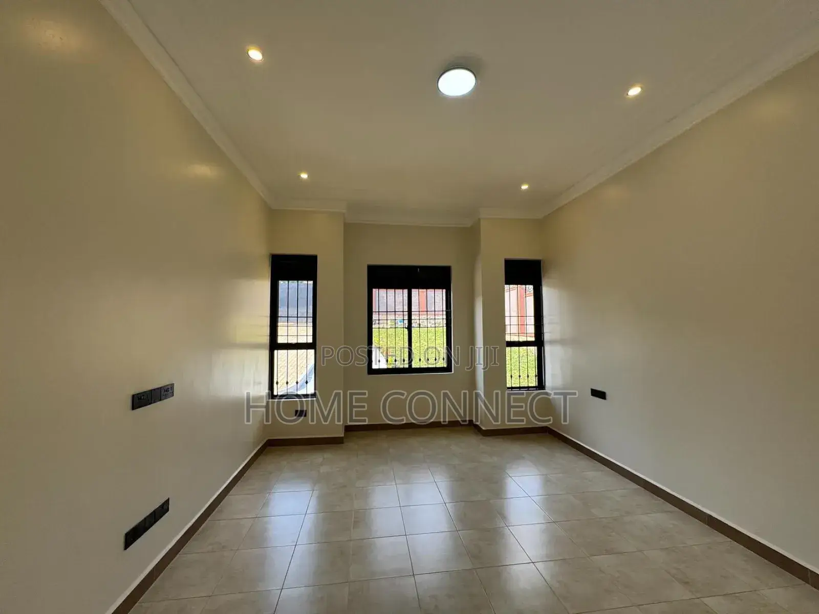 4bdrm Bungalow in Najjera 2, Central Division for sale