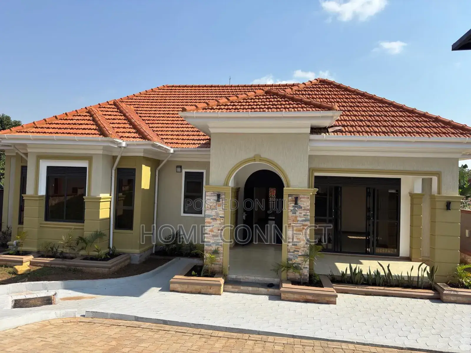 4bdrm Bungalow in Najjera 2, Central Division for sale