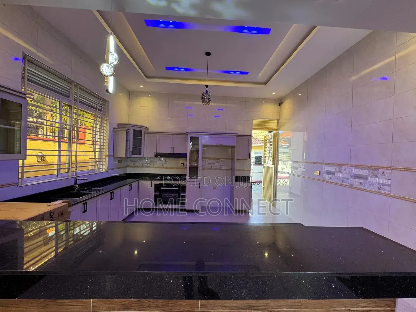 4bdrm Bungalow in Bwebajja Akright, Central Division for sale